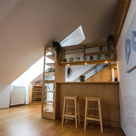 Urban Loft // Center // Location *