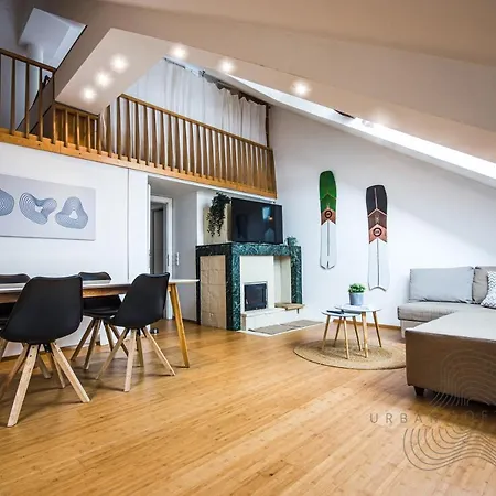 Urban Loft // Center // Location