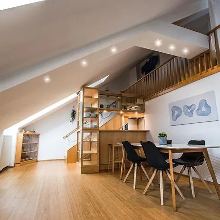 Urban Loft // Center // Location Lägenhet *