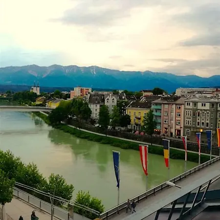 Urban Loft // Center // Location *