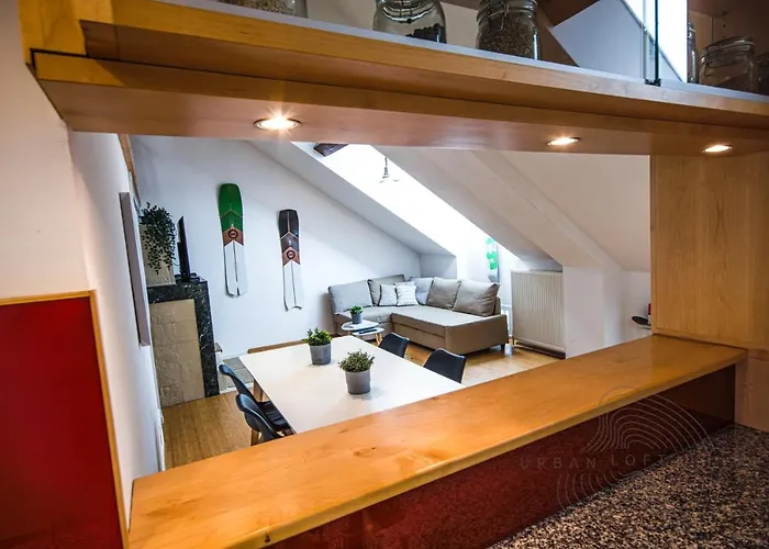 Urban Loft // Center // Location *